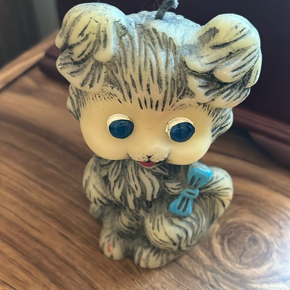 Vintage figured 1970-1980 cat candle , never been used.